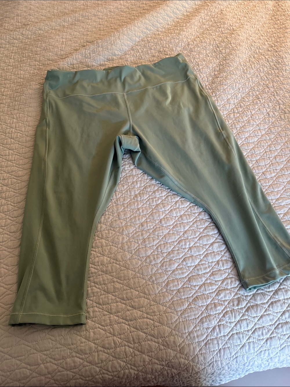 Athleta Ultimate Stash Pocket Capri